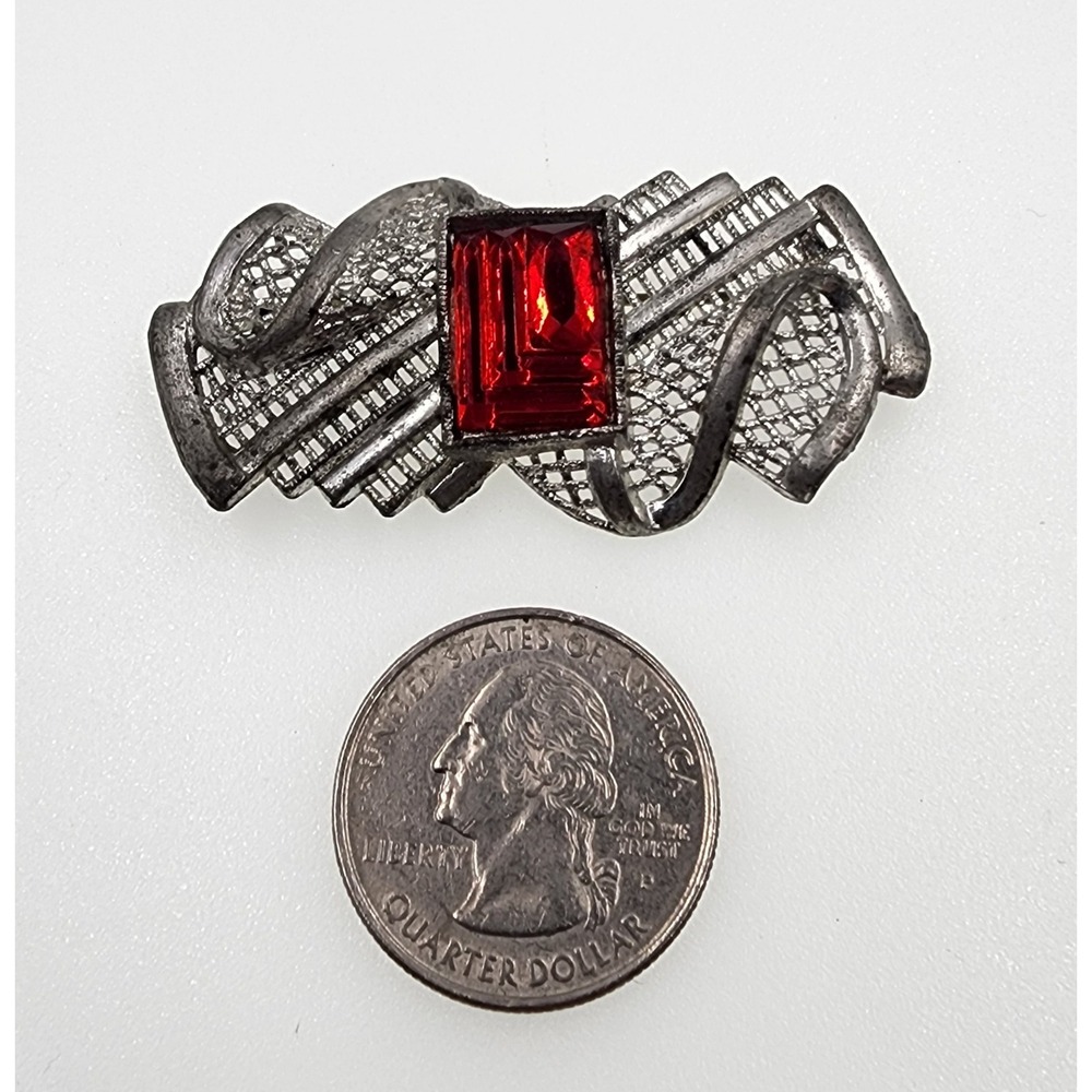 Vintage Little Nemo LN Brooch Art Deco Red Glass Filigree Silver Tone 1930s - Picture 4 of 15